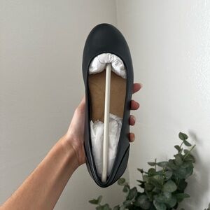 SoftWalk Women’s Sonoma Black Ballet Flats Size 5